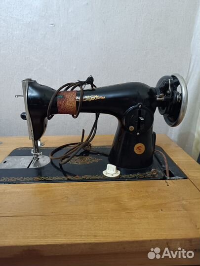Швейная машина подольская ножная