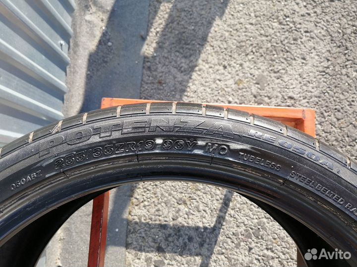 Bridgestone Potenza RE050A 255/35 R19 96Y