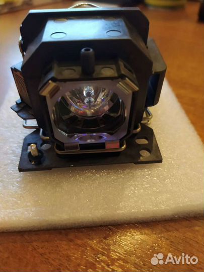 Лампа для проектора Hitachi CPX 1 с модулем оригин