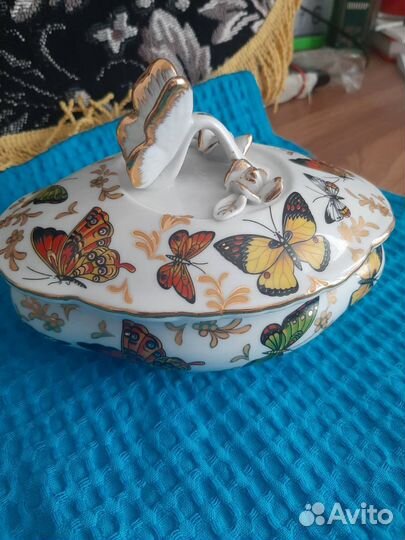 Шкатулка фарфор