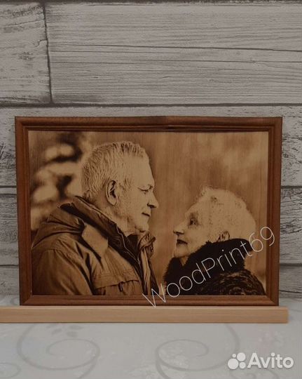 Портрет по фото выжженный на дереве