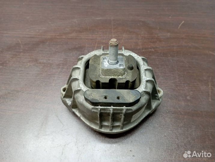 Правая подушка двс BMW T81, E90, N47