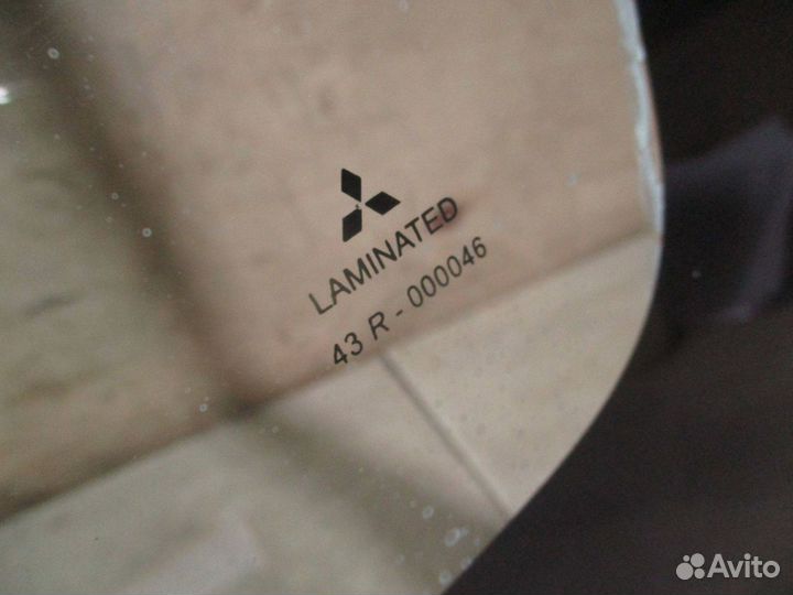 Стекло лобовое Mitsubishi Galant 9