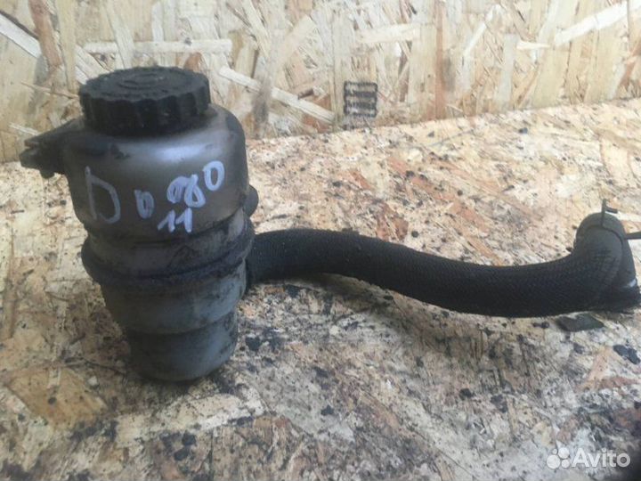 Бачок гур Dodge Caliber 2.0 2006