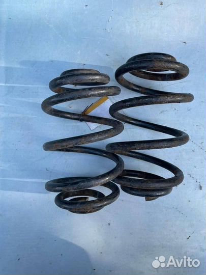 Пружина задняя 3B0511115