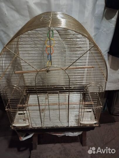 Клетка металлическая для птиц, золотая
