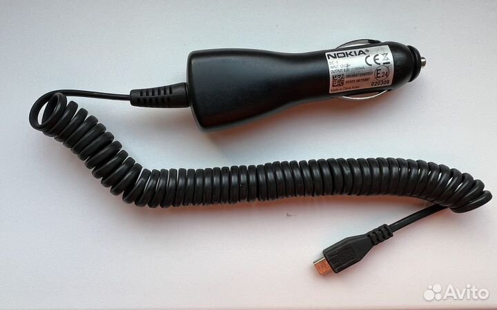 Автомобильное зарядное устройство Nokia