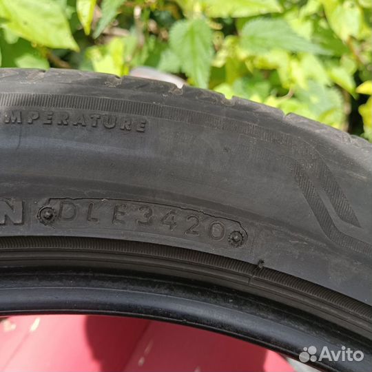 Bridgestone Alenza 001 245/45 R19