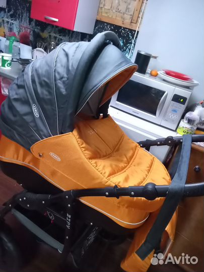 Коляска Zipy verdi 3 в 1.С автолюлькой