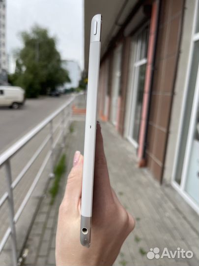 iPad Air (1-Gt) Space Gray,32gb,Wi-fi+Cellular