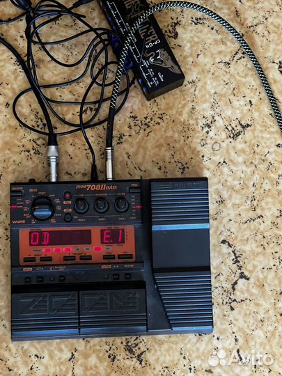 Бас Гитарный процессор zoom 708