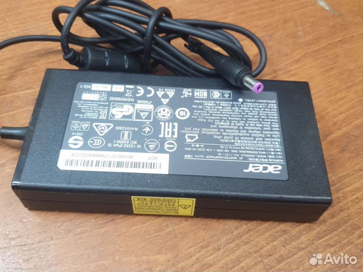 Блок питания 19v 7.1a
