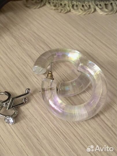 Серьги прозрачные