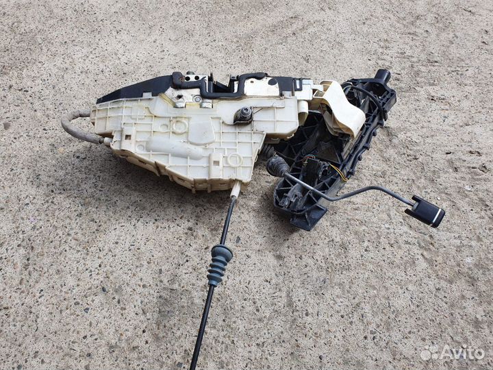 Замок задней левой двери для Mercedes W221