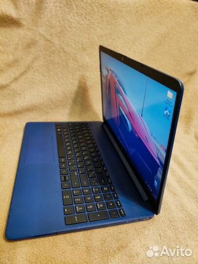 15.6/Athlon Gold/8Gb/ssd/RX Vega 3