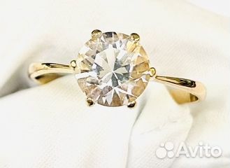 Золотое кольцо с камнем 18р