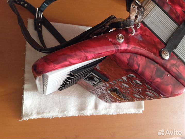 Аккордеон, 1/2, половинка, немецкий, на 40 басов