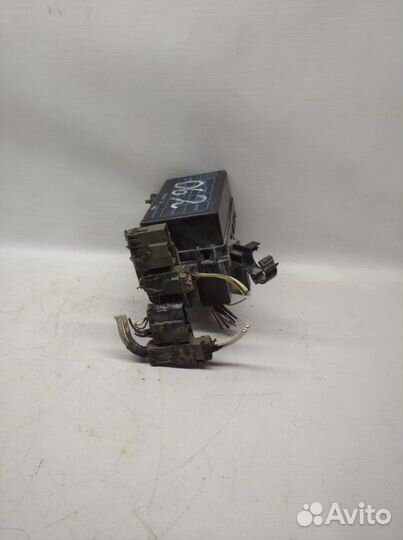 Блок предохранителей Nissan Wingroad WFY10 GA15DE