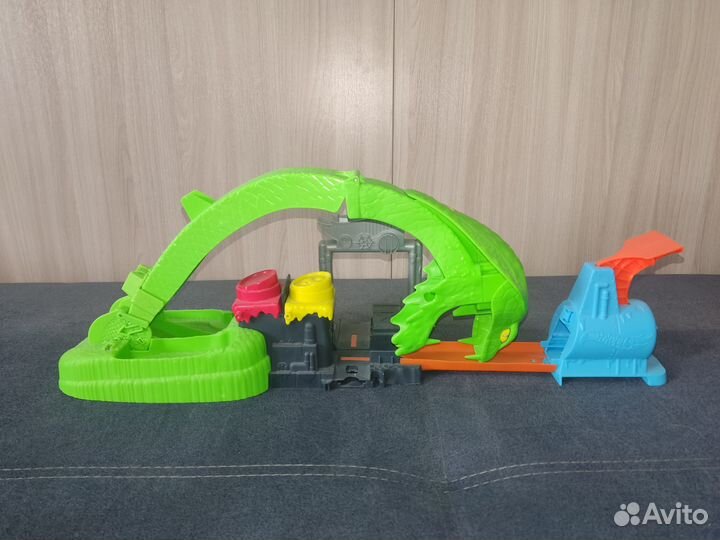 Hot Wheels Сити Атака ядовитой змеи