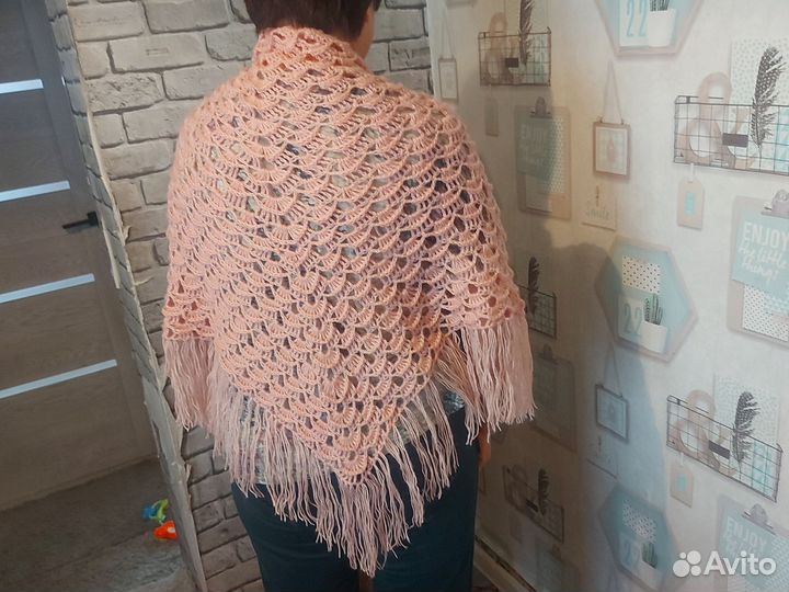 Шаль ручной вязки