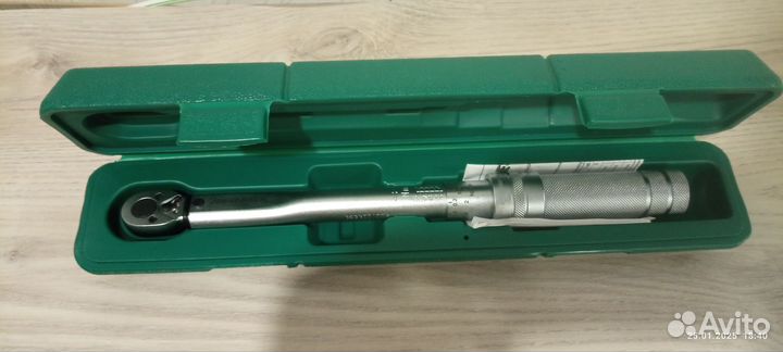 Динамометрический ключ jonnesway 5-25