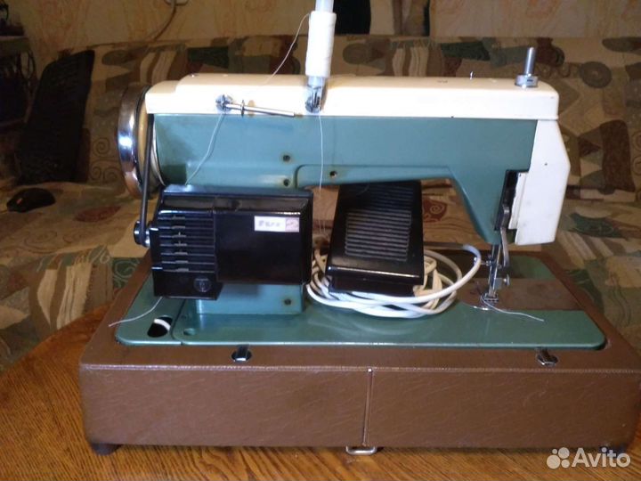 Швейная машина Радом 432