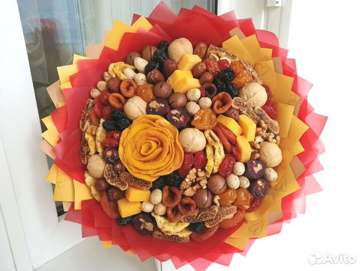 Съедобные букеты из сухофруктов и орехов