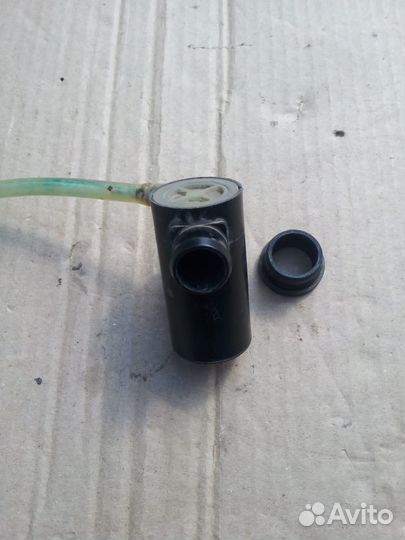 Насос моторчик омывателя стекла Mitsubishi Lancer