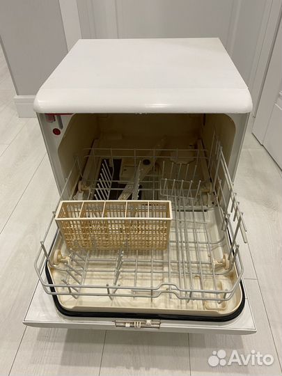 Посудомоечная машина Electrolux