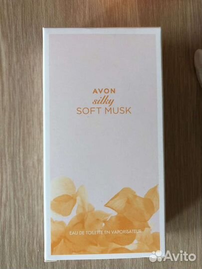 Туалетная вода Avon soft musk Silky