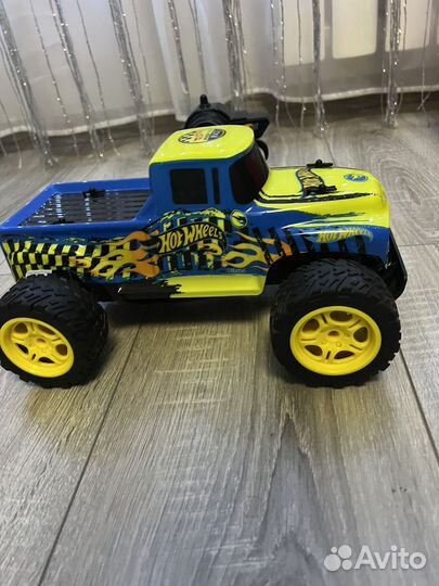 Машинка Hot Wheels монстр-трак