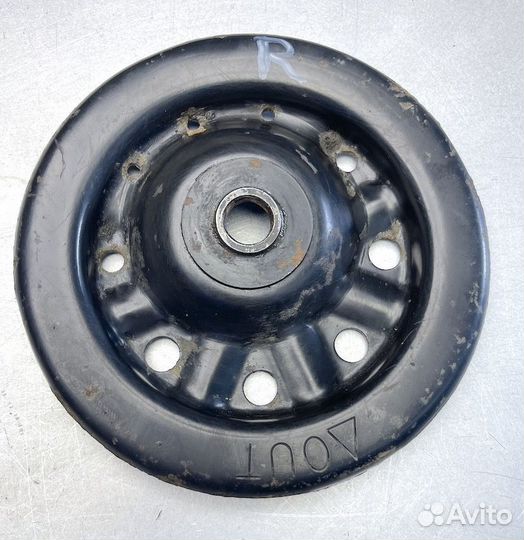 Тойота Карина Чашка переднего амортизатора