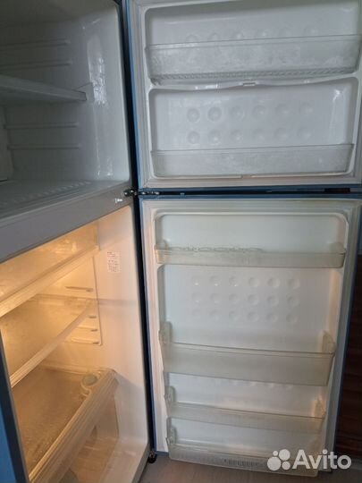 Холодильник Sharp SJ-38MBL