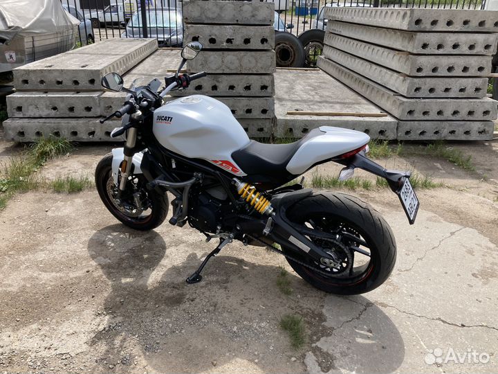 Ducati Monster 797