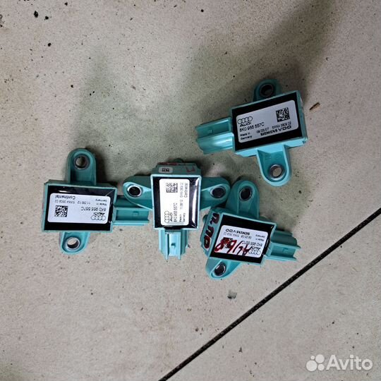 Датчик удара audi a4 b8