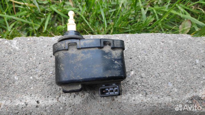 Электрокорректор фар Golf 3