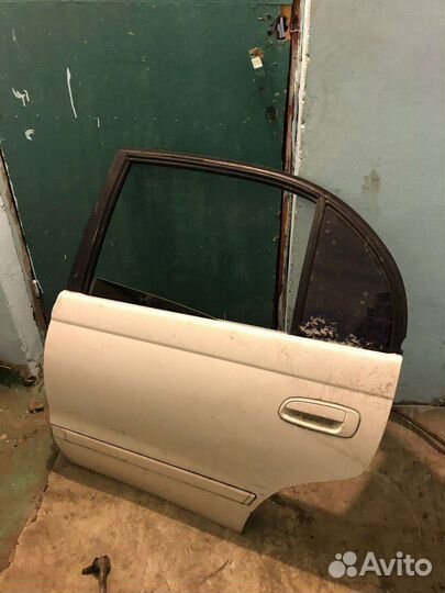Дверь toyota corona 190