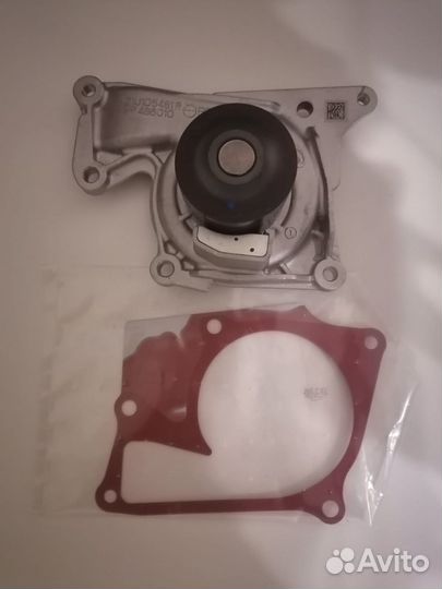 Насос жидкостной (помпа) renault