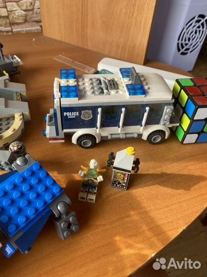 Lego City ограбление музея 60008