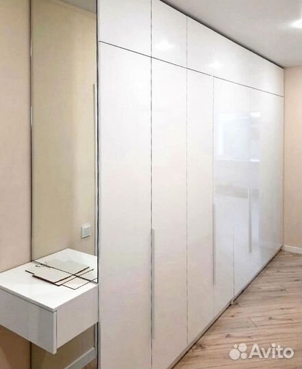 Шкаф распашной на заказ. Доставка и сборка