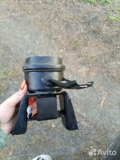 Опора двс на тойоту гая