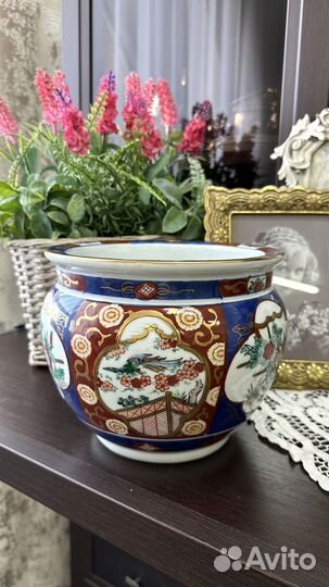Элегантное кашпо в стили Имари