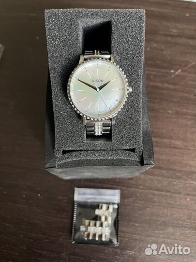 Часы женские Nixon