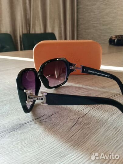 Солнцезащитные очки женские брендовые