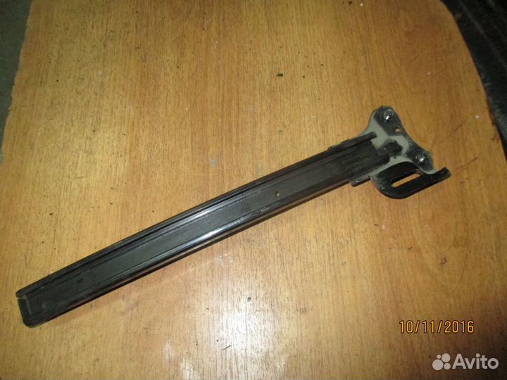 Направляющая стекла двери 62240-FE060 Импреза