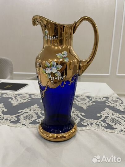 Кувшин со стаканами