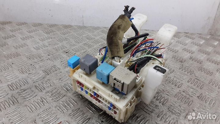 Блок предохранителей Toyota Prius