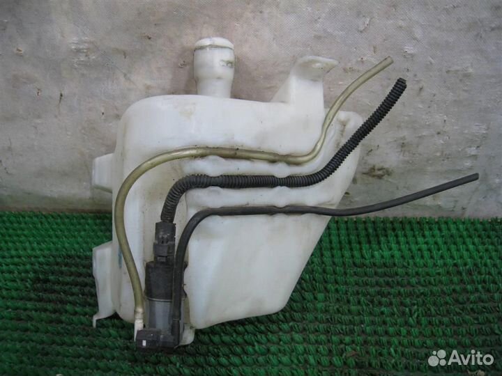 Бачок омывателя Nissan Almera Tino 2005