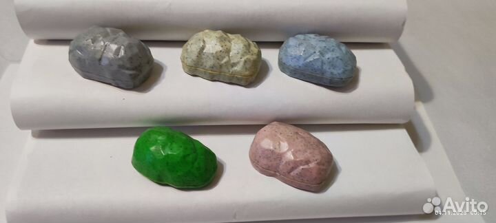 Динозaвры в кaмняx