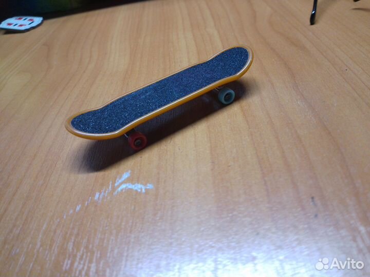 Пальчиковый скейт